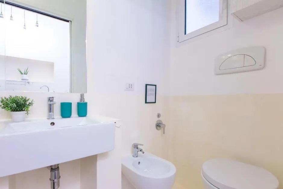 Piazza Martiri Flat Apartment Cagliari Bagian luar foto