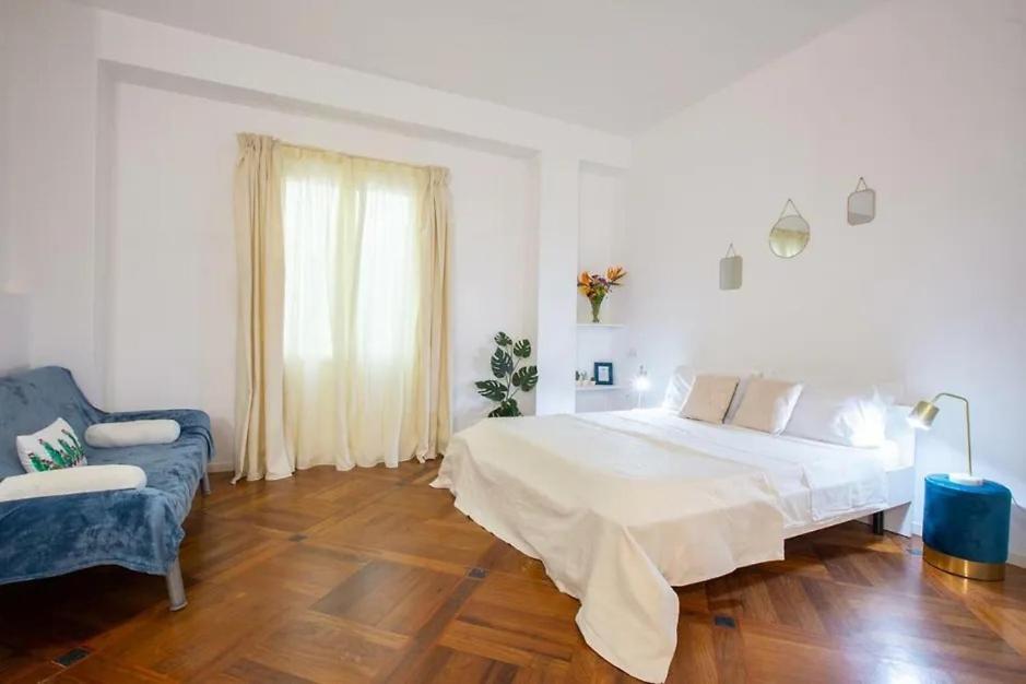 Piazza Martiri Flat Apartment Cagliari Bagian luar foto