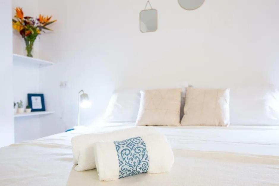 Piazza Martiri Flat Apartment Cagliari Bagian luar foto