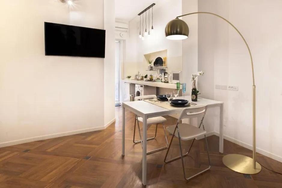 Piazza Martiri Flat Apartment Cagliari Bagian luar foto